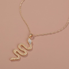 Fashion diamond-studded exaggerated snake-shaped pendant necklace