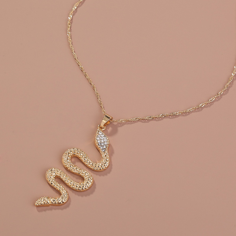 Fashion diamondstudded exaggerated snakeshaped pendant necklace