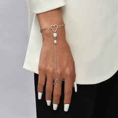 European and American Fashion Simple Chain Love Finger Chain Female Retro Creative Personality Long Metal Bracelet Ornament