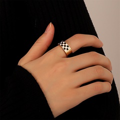 Japan and South Korea dripping oil black and white grid retro checkerboard opening index finger ring