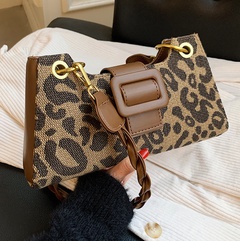 Trendy Bags Women's 2021 Autumn and Winter New Fashion Leopard Print Shoulder Underarm Bag All-Match Crossbody Baguette Bag