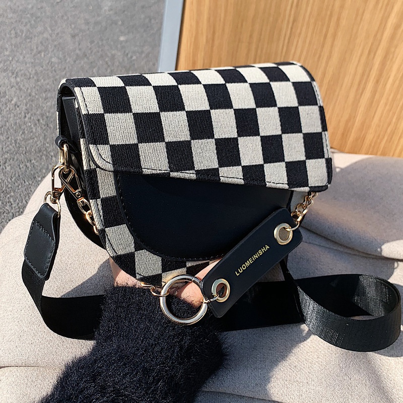 niche small bag handbags 2021 new fashion messenger bag autumn and winter chain saddle bag