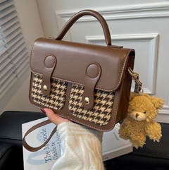 Retro small bag female bag 2021 new fashion autumn and winter messenger bag wholesale