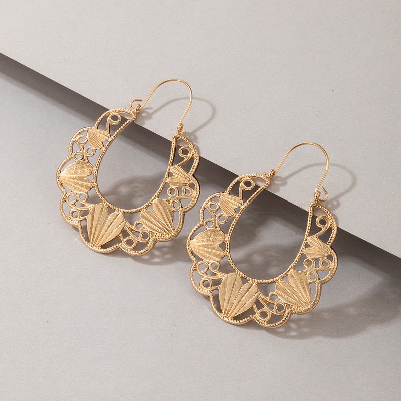 CrossBorder European and American Simple Ear Jewelry Retro Style Hollow Heart Carved Flower BasketShaped Pendant Retro Geometric Earrings