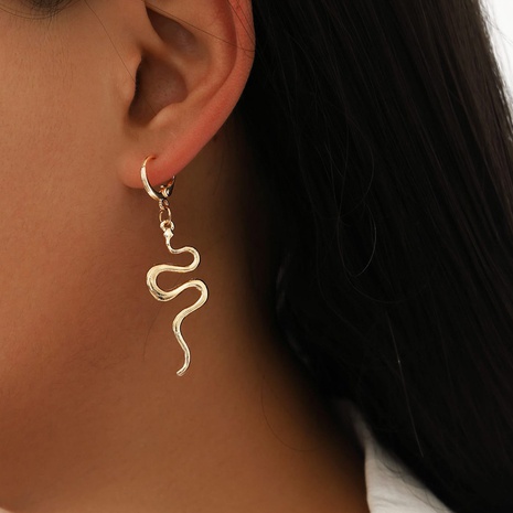 accessoires de boucles d'oreilles rétro simples en forme de S en forme de serpent's discount tags