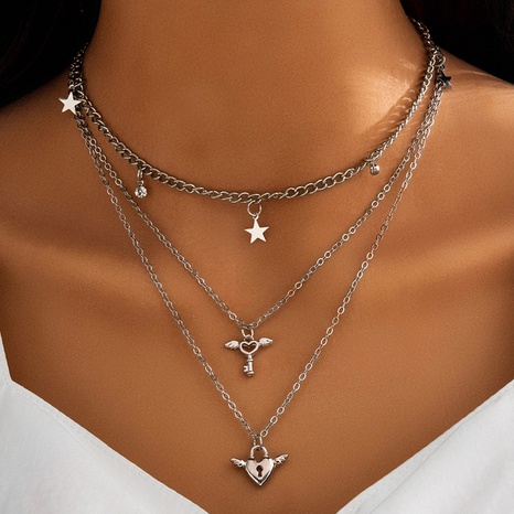 Collier personnalisé avec pendentif étoile à cinq branches avec ailes de serrure d'amour multicouches rétro exagérées's discount tags