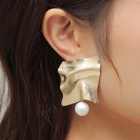 Bijoux de mode exagéré plié en métal perle grandes boucles d'oreilles en gros's discount tags