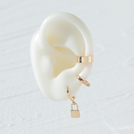 Bijoux de mode européens et américains à verrouillage simple boucles d'oreilles clip d'oreille en métal boucles d'oreilles unilatérales dames's discount tags
