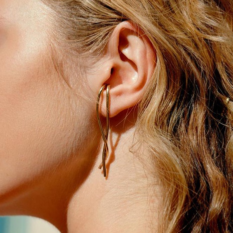 Boucles d'oreilles européennes et américaines bijoux simples boucles d'oreilles en métal's discount tags