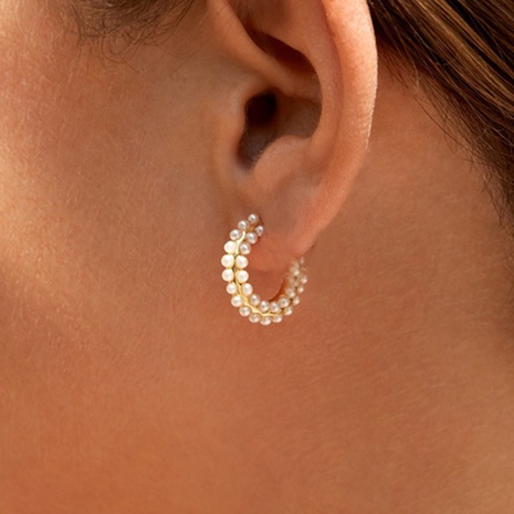 Boucles d'oreilles européennes et américaines Bijoux Boucles d'oreilles en perles acryliques Boucles d'oreilles en métal's discount tags