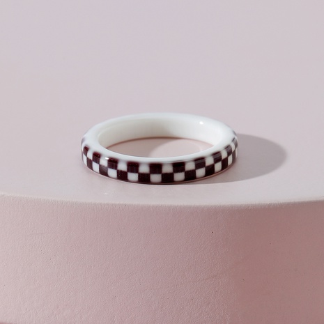 Qingdao European and American Fashion Jewelry Black and White Checkerboard Resin Ring's discount tags