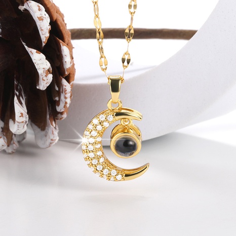 Nouveau collier de projection de lune dorée collier croissant de zircon pour femmes en gros's discount tags
