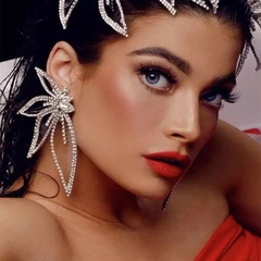 European and American Fashion & Trend New Leaf-Shaped Alloy Diamond Rhinestone Exaggerated Earrings Women's Luxury Shiny Long Earrings