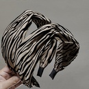 Crossed Headband South Korea Dongdaemun Texture Fashionable WideBrimmed Striped Flocking Headband Autumn and Winter Pressure Hair Accessories Newpicture8