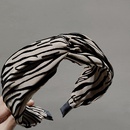 Crossed Headband South Korea Dongdaemun Texture Fashionable WideBrimmed Striped Flocking Headband Autumn and Winter Pressure Hair Accessories Newpicture10