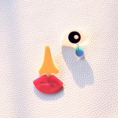 Kreative neue asymmetrische Gesicht Ohrringe Kontrastfarbe Augen Nase Mund Ohrringe