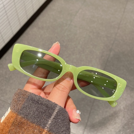 Gafas de sol simples de montura pequeña 2022 nuevas gafas de sol retro de color jalea NHKD517847's discount tags