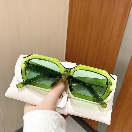 Gafas de sol irregulares 2022 nueva personalidad gafas de sol de color jalea NHKD517848's discount tags