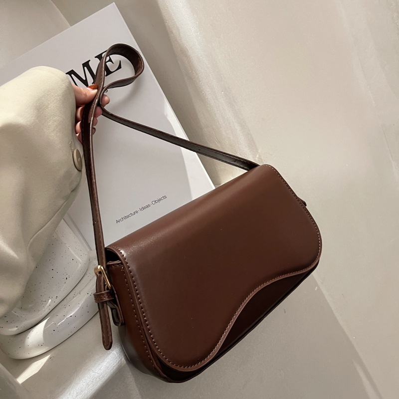 2021 autumn and winter new style retro texture fashion shoulder bag