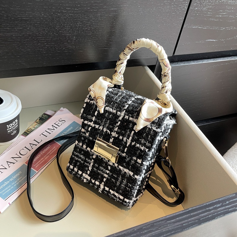 autumn and winter 2021 new fashion plaid messenger small square bag