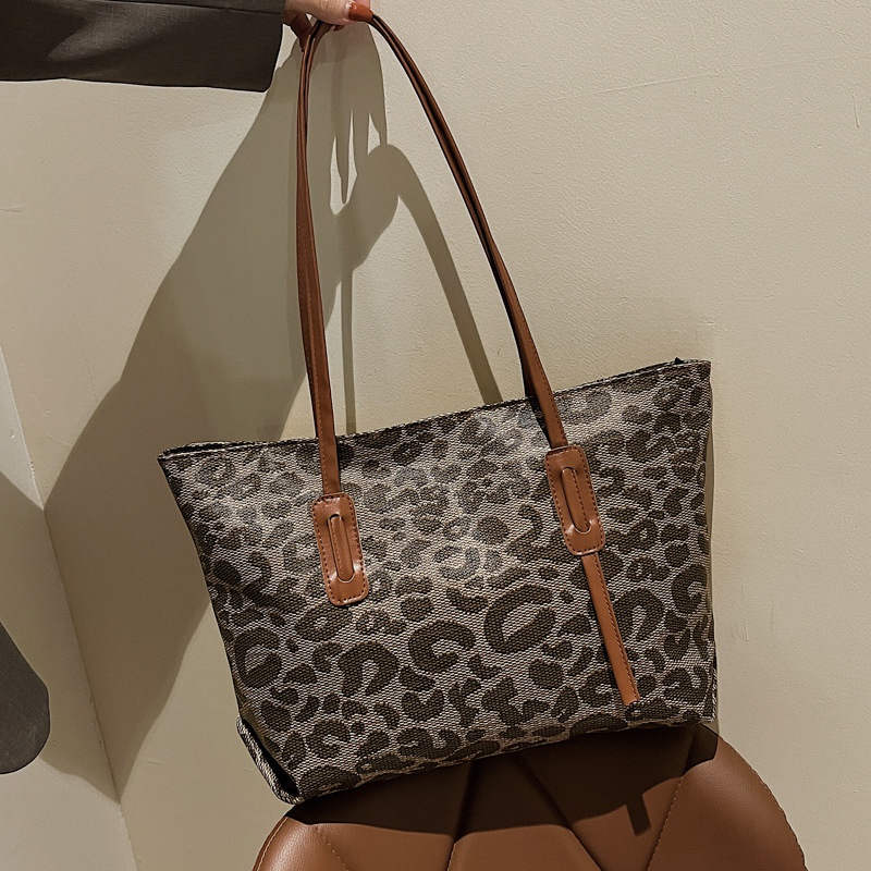 new largecapacity handbags handbags trendy fashion leopard print single shoulder tote bag