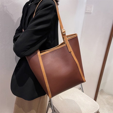 Textured large-capacity bag new retro shoulder bag niche design wild commuter tote bag's discount tags
