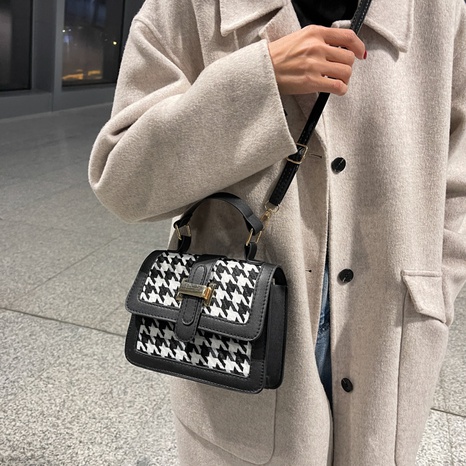 Temperament handbags new trendy small square bag personality texture shoulder messenger bag's discount tags