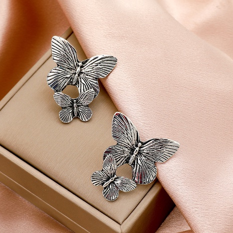 Pendientes de temperamento creativo exagerado de moda de doble mariposa's discount tags