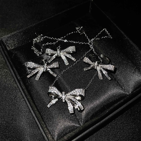 Bogen Halskette weibliches Licht Luxus Nische Schmetterling neuer Ring Kupferschmuck's discount tags