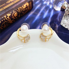 Simple Fishtail Pearl Korean Style Stud Earrings