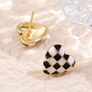 Fashion black and white plaid exquisite heartshaped womens earringspicture10