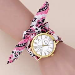 Nouvelle montre à quartz à ruban floral à la mode