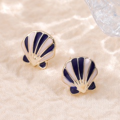 Fashion exquisite blue and white shell-shaped women's earrings
