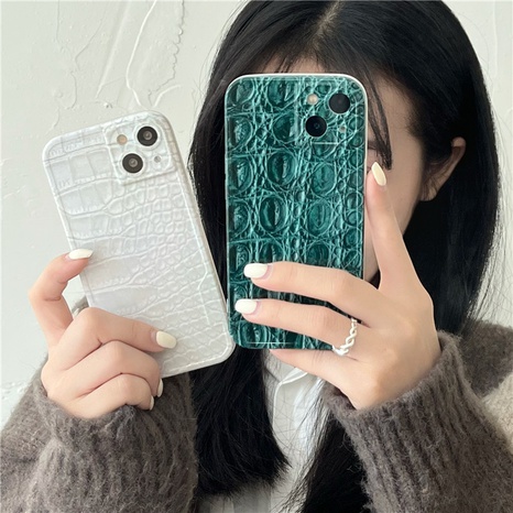 Simple crocodile pattern Apple mobile phone case's discount tags