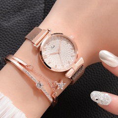 Fashion Ladies Quartz Mesh Strap Watch Female Magnet Watch