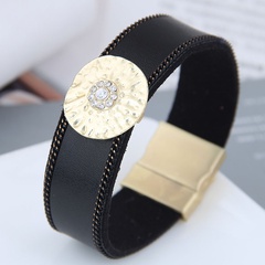 Bracelet à boucle magnétique en cuir avec accessoires en métal concis tendance européenne et américaine