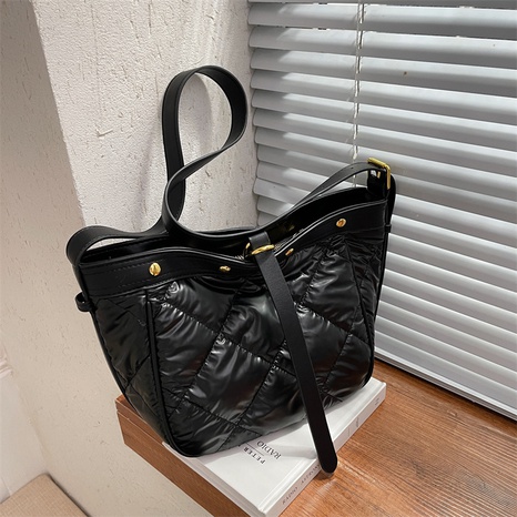 Fashion PU soft leather women's bag messenger bag solid color rhombus shoulder bag's discount tags