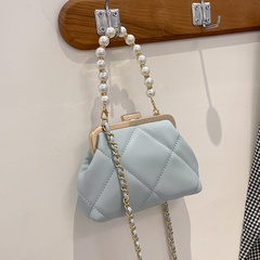 female bag 2021 new trendy fashion chain messenger bag pearl handle clip bag