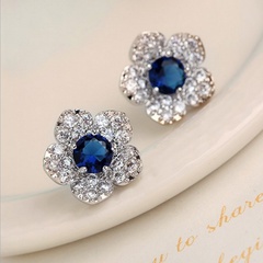Petites boucles d'oreilles tendance coréenne en cristal bleu à fleurs blanches et diamants