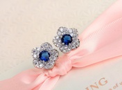 Koreanische weie Blume blauer Kristall voller Diamant kleine trendige Ohrringepicture7