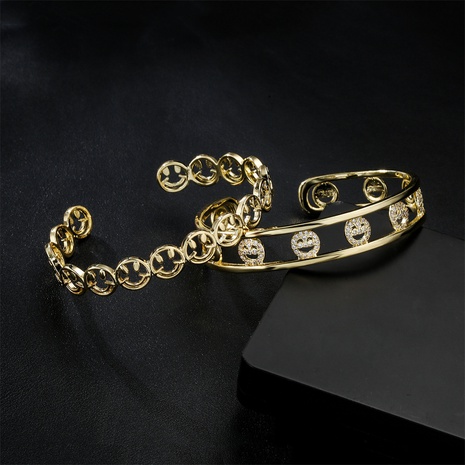 Bracelet creux géométrique de mode personnalité féminine visage souriant bracelet en cuivre zircon micro-incrusté's discount tags