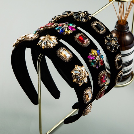 Diadema de flores de diamantes de imitación de color retro, accesorios para el cabello de tela de terciopelo negro barroco's discount tags