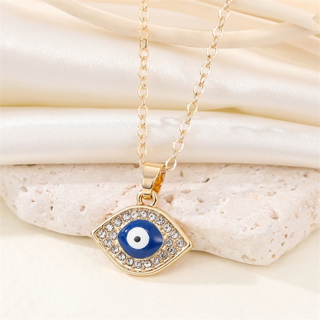 collier rétro oeil de diamant complet simple pendentif oeil de diable bleu chaîne de clavicule's discount tags
