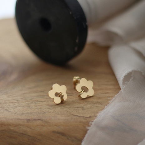 Korean Daisy Flower Small Flower Matte Ring Earrings Titanium Steel 18K Gold's discount tags