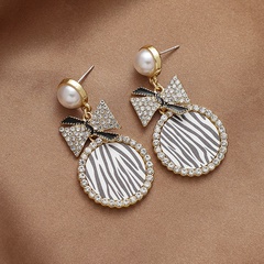 fashion stripe inlaid rhinestone bow retro pearl earrings