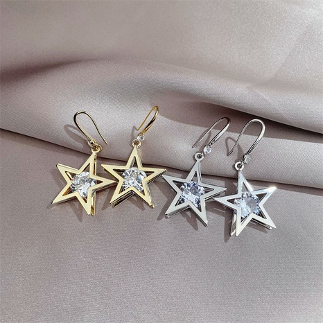 Pendientes de circonitas con incrustaciones de estrella de cinco puntas de moda's discount tags