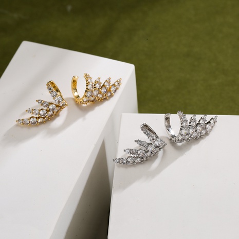 Clip d'oreille en zircon entièrement incrusté de mode en forme d'aile Clip d'oreille d'ange accessoires de bijoux's discount tags