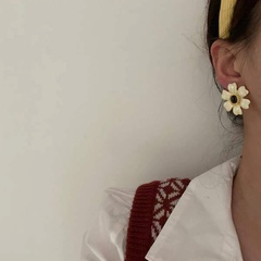 fashion retro white camellia acrylic earring