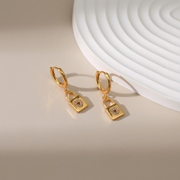 neue 18 Karat Gold eingelegte Zirkonohrringe hohles herzfrmiges Design kleine VerschlusskupferOhrschnallepicture7