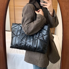 Large retro fashion shoulder portable messenger rhomboid bag